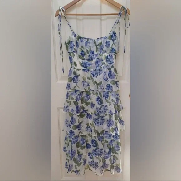 Sold ! Amanda uprichard floral dress - Picture 2 of 4